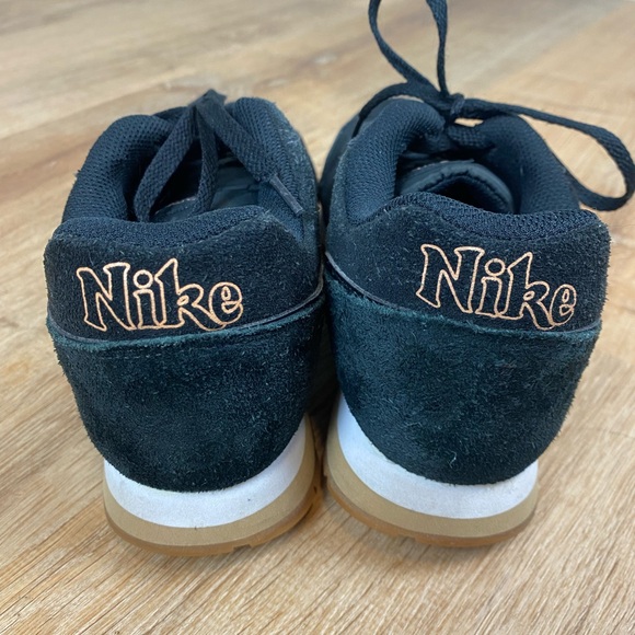 Nike MD Runner Comfortable Running Black Shoes Size 7.5 - Picture 6 of 8